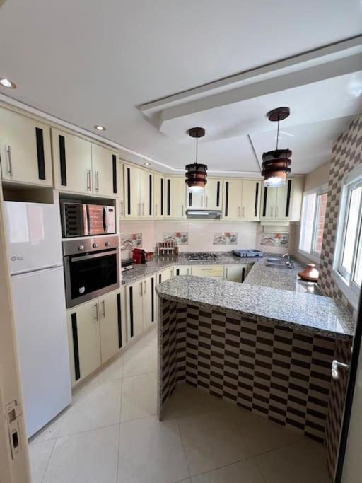 Appartement Ritz Tangeri Esterno foto
